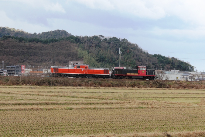 嵯峨野観光鉄道のDE10形が後藤工場へ入場